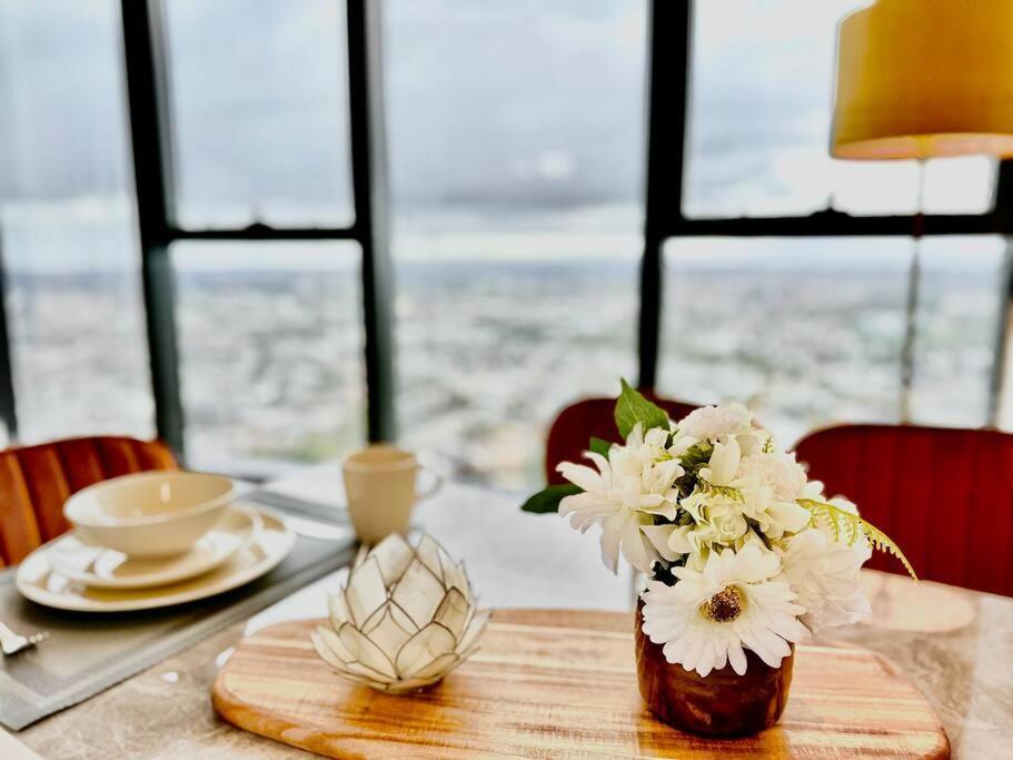 High Rise Top View 2Bed2Bath เมลเบิร์น ภายนอก รูปภาพ